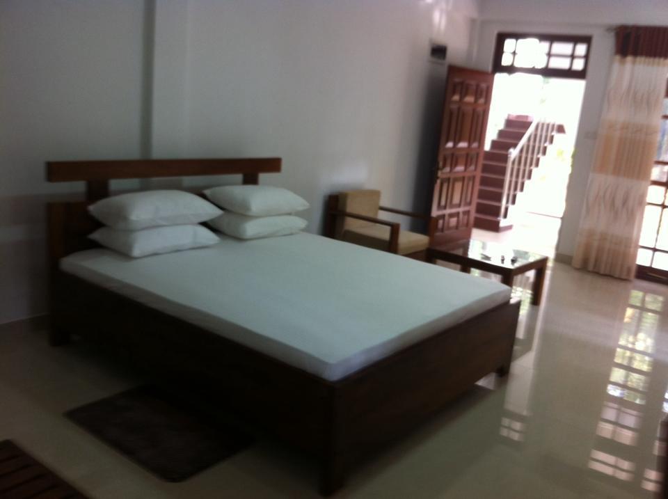 Gem Field Rest Bed and Breakfast Ratnapura Buitenkant foto