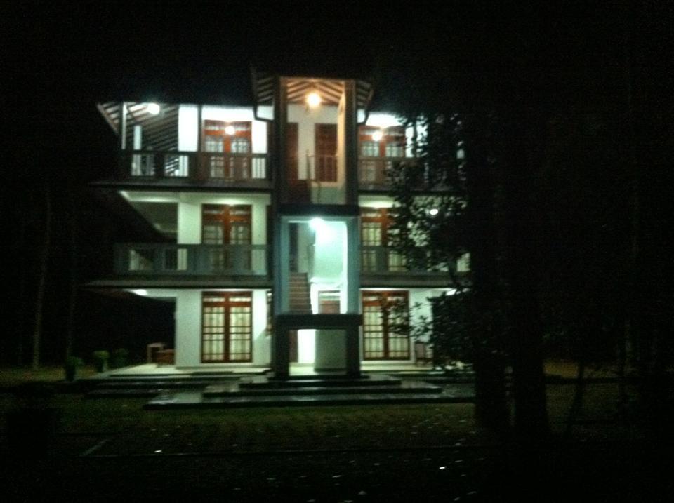 Gem Field Rest Bed and Breakfast Ratnapura Buitenkant foto
