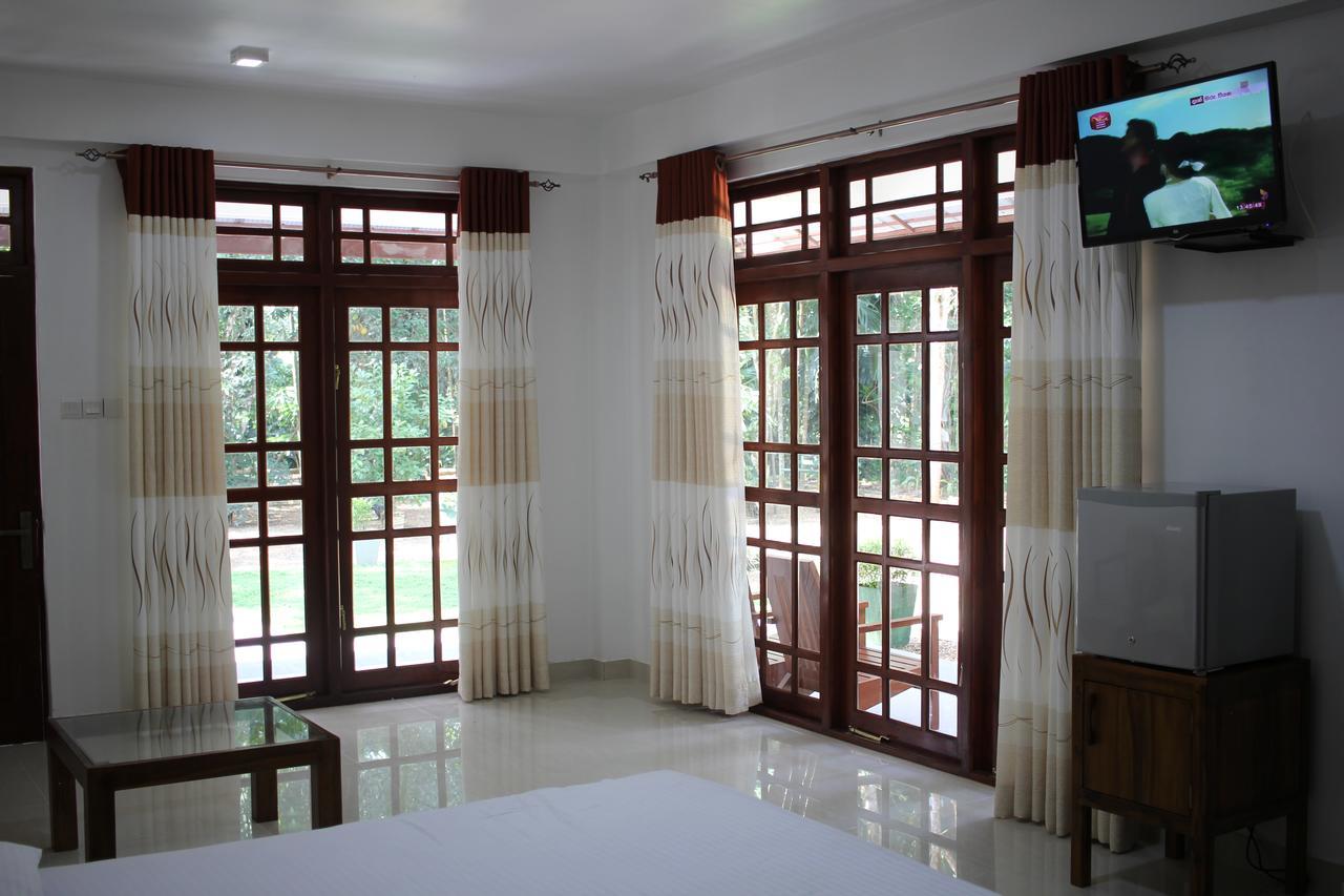 Gem Field Rest Bed and Breakfast Ratnapura Buitenkant foto