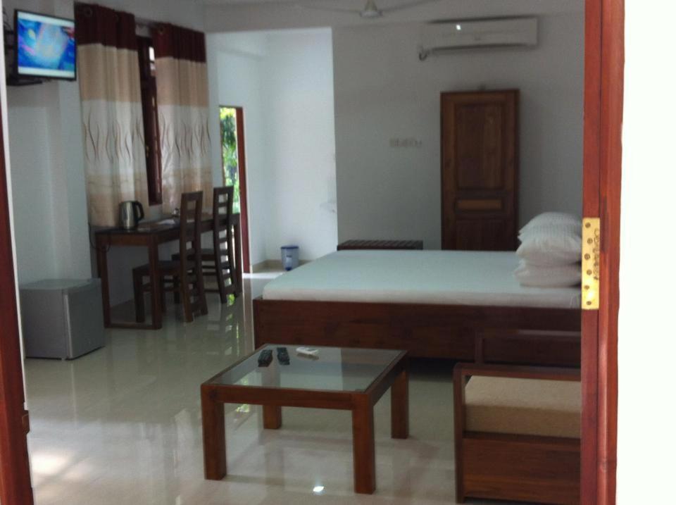 Gem Field Rest Bed and Breakfast Ratnapura Buitenkant foto